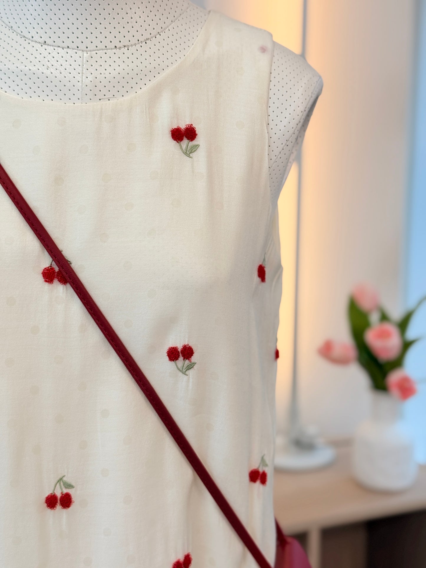🍒さくらんぼ刺繍×ドット柄 ノースリーブギャザーワンピース